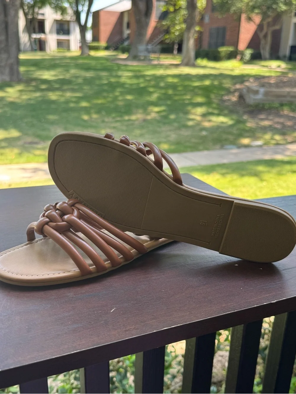 Old Navy Knotted Puff Slide Sandals NWOT Women’s Size 9.5 Brown